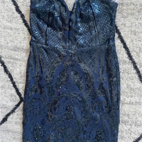 Sparkly blue strapless dress - Picture 2 of 3